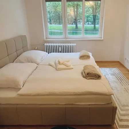 Апартаменты Vrana Apartment, V Tichej Lokalite, Centrum 10 Min, Zvierata A Deti Vitane