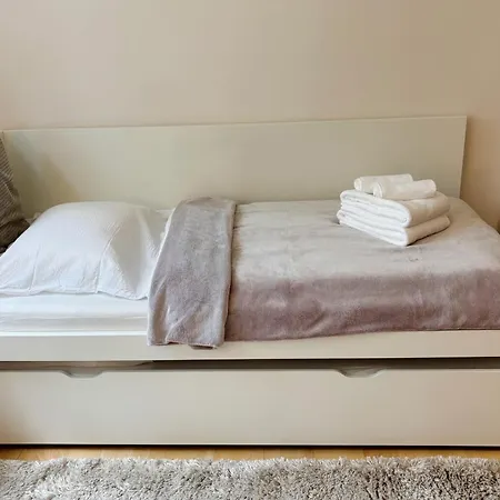Апартаменты Vrana Apartment, V Tichej Lokalite, Centrum 10 Min, Zvierata A Deti Vitane