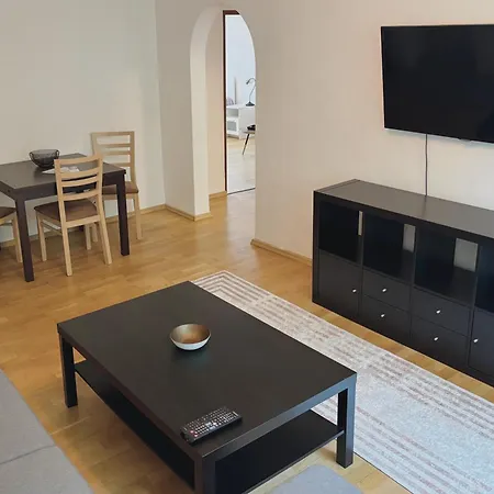 Vrana Apartment, V Tichej Lokalite, Centrum 10 Min, Zvierata A Deti Vitane Апартаменты *