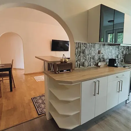 Vrana Apartment, V Tichej Lokalite, Centrum 10 Min, Zvierata A Deti Vitane Апартаменты
